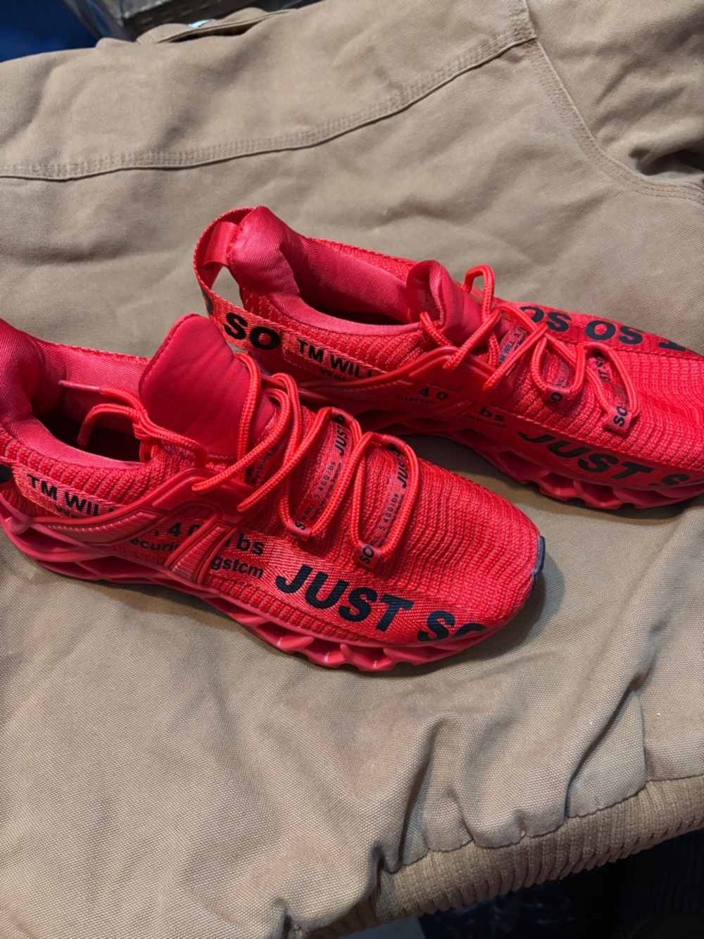 JUST SO SO Text Women’s Red Knit Athletic Sneakers Size 7 New